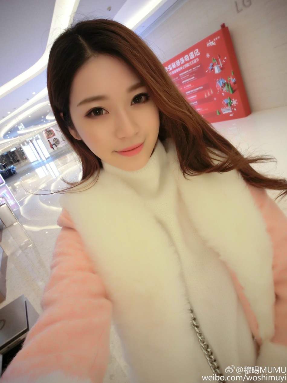 组图:青岛大学校花晒唯美写真 被赞校园美少女