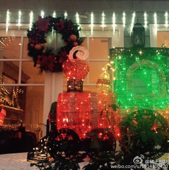 章子怡美国产女汪峰陪护 一家三口牵手照曝光