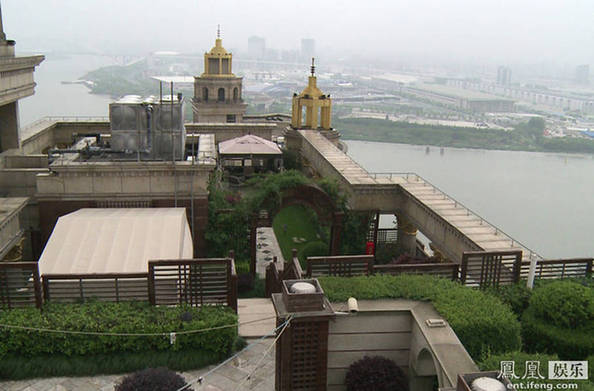 2015新一波明星豪宅曝光 “隐形富豪”蓝燕购李嘉诚别墅