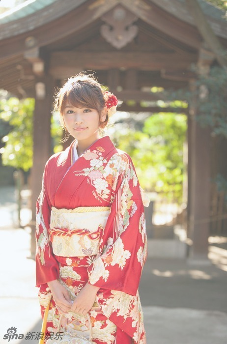组图：日本嫩模久松郁实穿美艳和服迎接成人礼