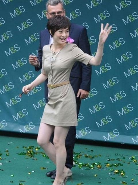 女明星美腿真相:范冰冰O型腿孙俪腿短
