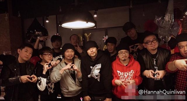 昆凌晒周杰伦生日会照秀恩爱：主题叫我爱Jay