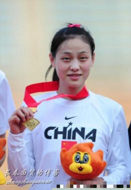 刘翔女友吴莎曝早年青涩照 曾为运动员身形矫健