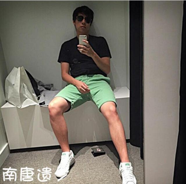 解晓东19岁儿子帅气照曝光 父子神似一模一样