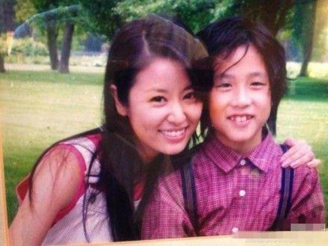 林心如15年前性感照曝光 获赞不老女神