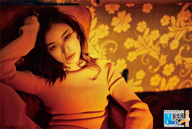 倪妮帅酷登封面春风拂面 柔美率性气场全开