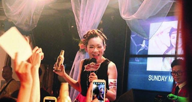 揭单亲妈妈心酸事 杨思琦为养女儿沦为啤酒妹 揭单亲妈妈心酸事 杨思琦为养女儿沦为啤酒妹