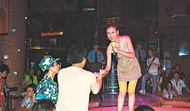 揭单亲妈妈心酸事 杨思琦为养女儿沦为啤酒妹 揭单亲妈妈心酸事 杨思琦为养女儿沦为啤酒妹