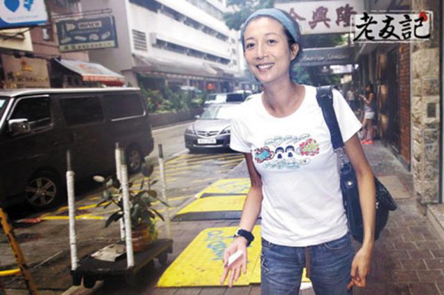 揭单亲妈妈心酸事 杨思琦为养女儿沦为啤酒妹 揭单亲妈妈心酸事 杨思琦为养女儿沦为啤酒妹