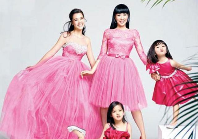 揭单亲妈妈心酸事 杨思琦为养女儿沦为啤酒妹 揭单亲妈妈心酸事 杨思琦为养女儿沦为啤酒妹