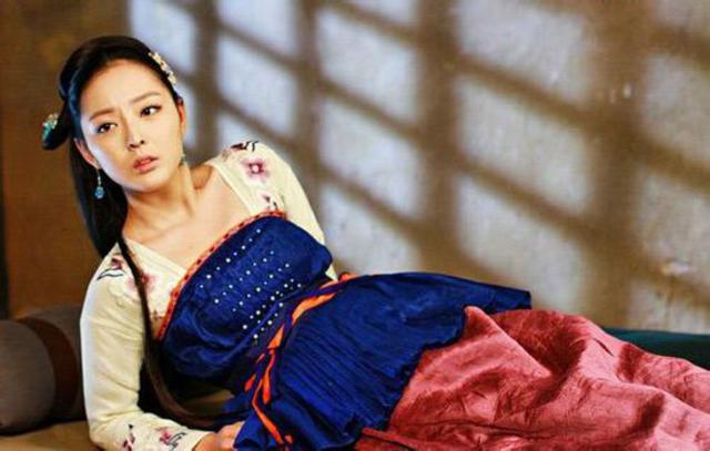 22岁女歌手本兮逝世 年纪轻轻却去世的女明星