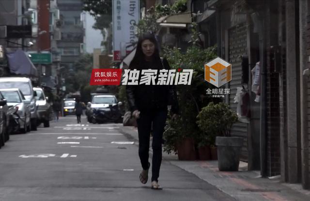 组图：钟汉良再被曝隐婚生女 与妻子两度同框