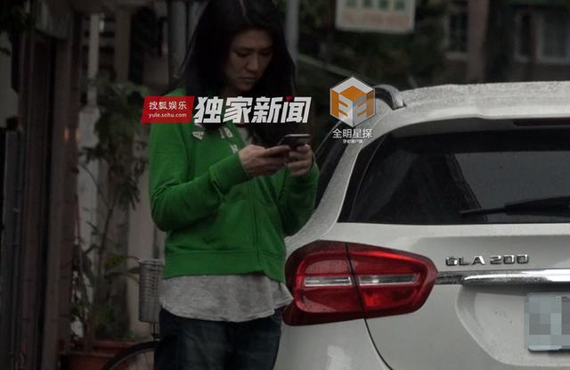 组图：钟汉良再被曝隐婚生女 与妻子两度同框