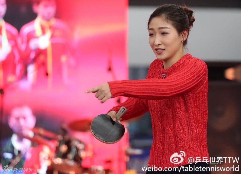 国乒春晚喝酒打球表演 马龙张继科齐登台(图)