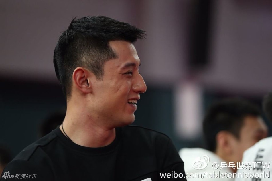 国乒春晚喝酒打球表演 马龙张继科齐登台(图)