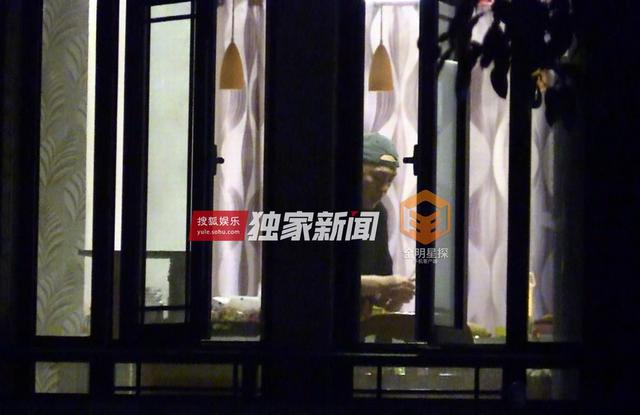 组图：霍尊恋情曝光！火风下厨招待“儿媳”