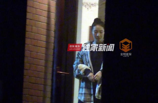 组图：霍尊恋情曝光！火风下厨招待“儿媳”