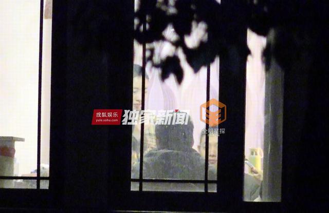 组图：霍尊恋情曝光！火风下厨招待“儿媳”