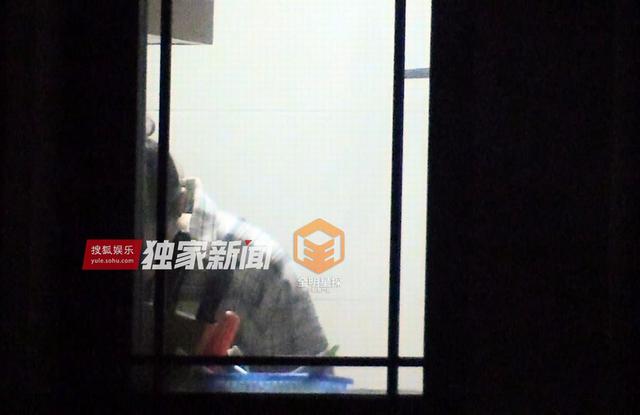 组图：霍尊恋情曝光！火风下厨招待“儿媳”