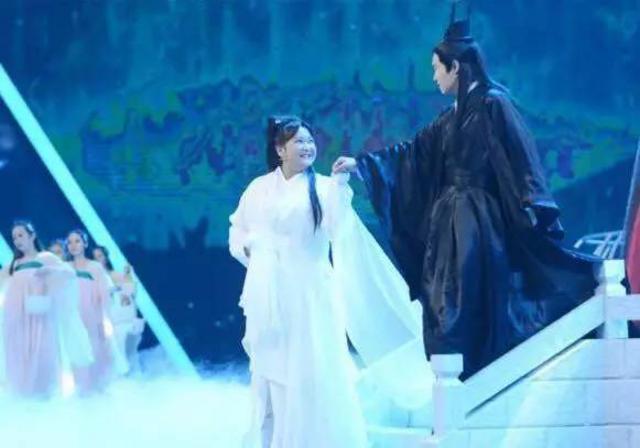 贾玲版“白浅”美得别具一格，网友的评价亮了(图)