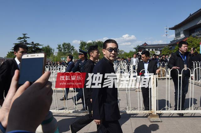 组图：杨洁追悼会举行 六小龄童徐少华等现身