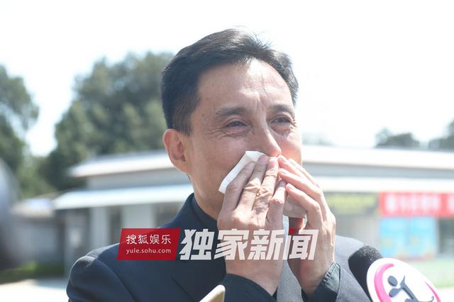 组图：杨洁追悼会举行 六小龄童徐少华等现身