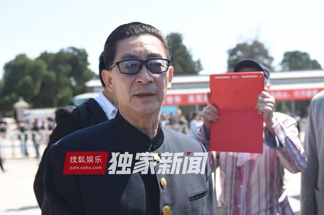 组图：杨洁追悼会举行 六小龄童徐少华等现身