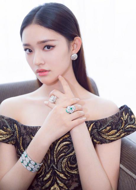 仿佛打了10支玻尿酸！这些年女星的下巴都是迷