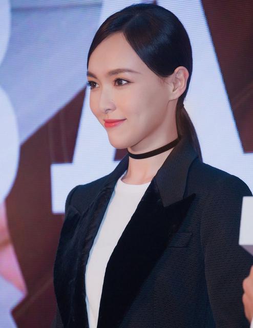 仿佛打了10支玻尿酸！这些年女星的下巴都是迷