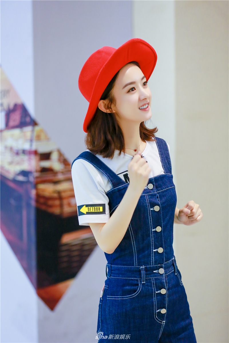 吴亦凡赵丽颖吴磊尬舞 赵丽颖抢走吴亦凡帽子