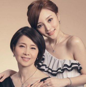 李小璐母女