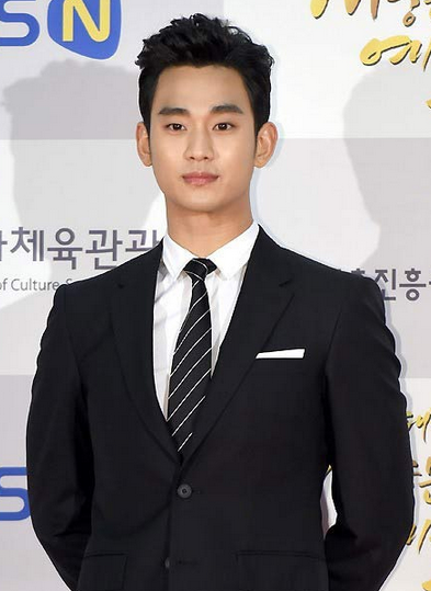 金秀贤、李敏镐同获奖走红毯 金秀贤、李敏镐同获奖走红毯