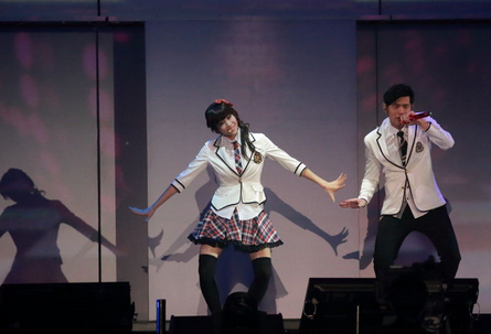 周杰伦演唱会与辣妹贴身热舞