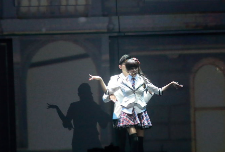 周杰伦演唱会与辣妹贴身热舞