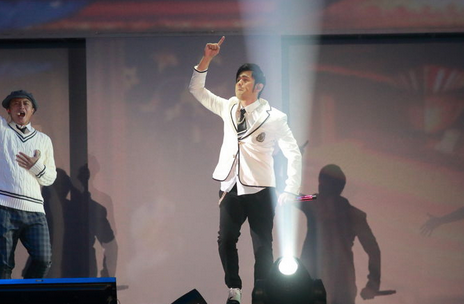 周杰伦演唱会与辣妹贴身热舞