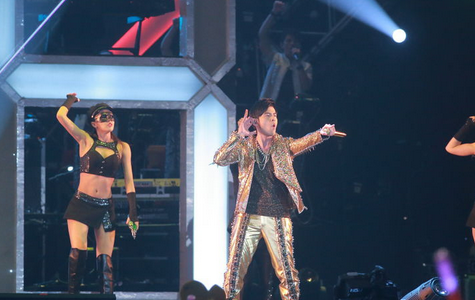 周杰伦演唱会与辣妹贴身热舞