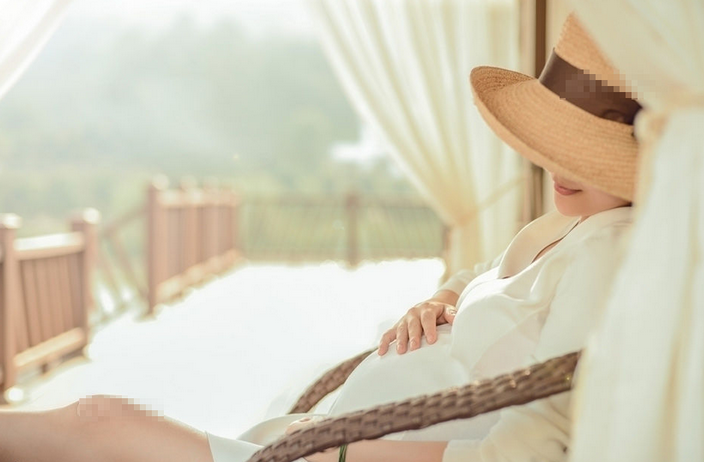 汪涵夫妇产前写真 准爸妈撰写最美情书