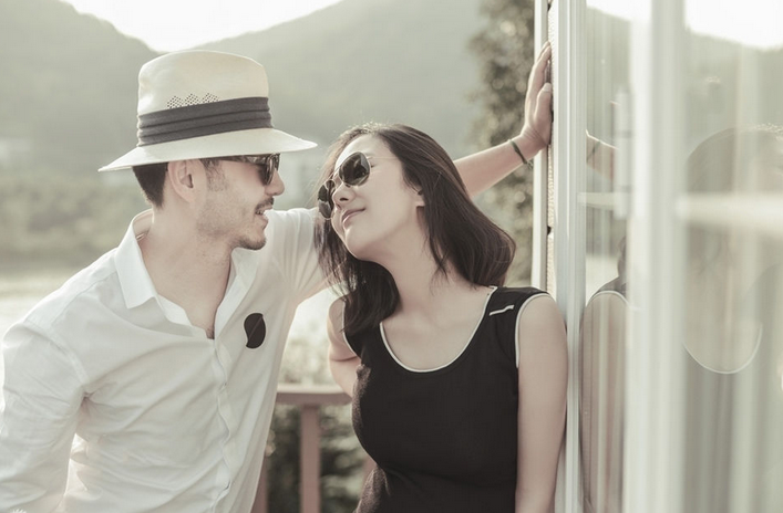 汪涵夫妇产前写真 准爸妈撰写最美情书