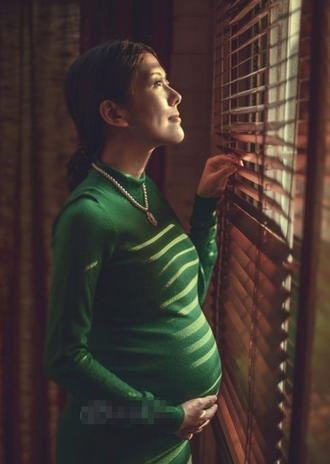 汪涵夫妇产前写真 准爸妈撰写最美情书