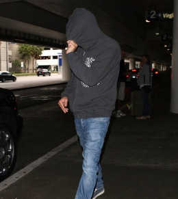 躲狗仔冠军莱昂纳多 花样百出